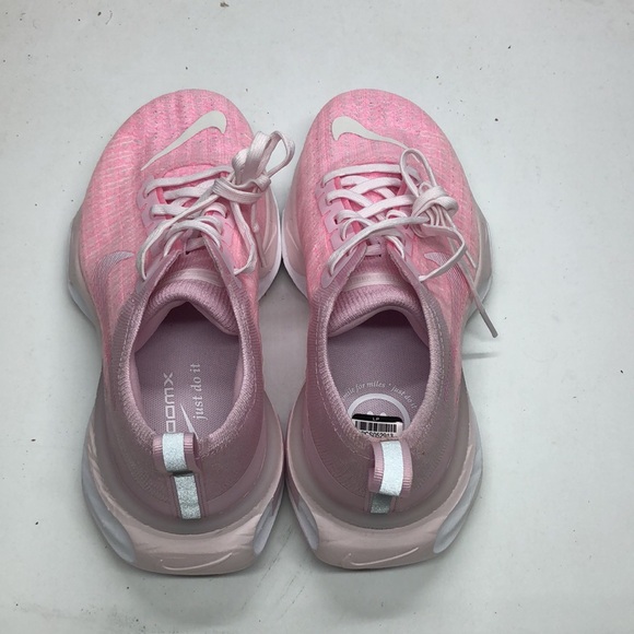 Women’s Nike ZoomX Invincible Run 3 Wide Pink/White NWOB - Picture 5 of 5
